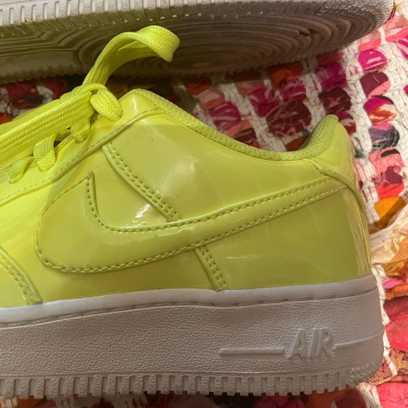 NEON Nikes! - Picture 4 of 6